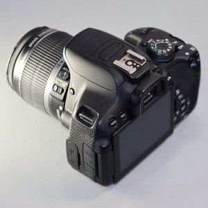 Canon EOS Rebel 700D / T5i EF-S 18-55 IS Lens DSLR Camera Kit *TESTED* W 2gb SD